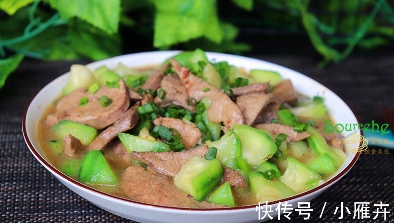 香葱|夏天要多吃此瓜，清热解暑，加猪肝炒一炒，脆甜鲜美营养高！