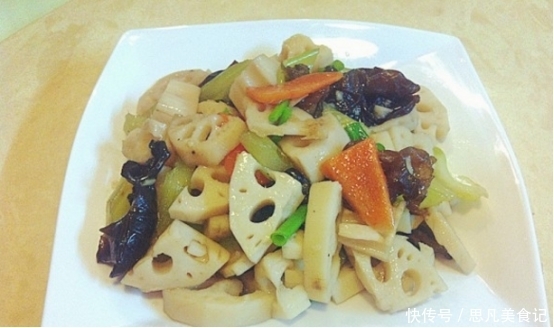 西芹|分享几道越吃越香的大厨家常菜莲藕木耳炒西芹、核桃仁拌黑木耳