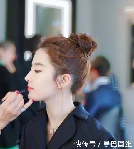 脸上有这3处“特征”的女生,并不适合披发,露出五官更女神