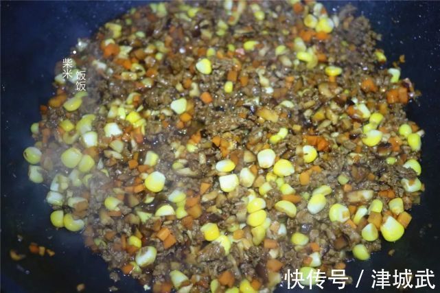 想吃烧麦不用买,自己做馅料更丰富,一次多做些,早餐不愁了