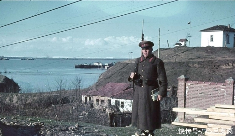 保加利亚|14张二战珍贵彩照:保加利亚农村姑娘欢迎德军兵哥哥