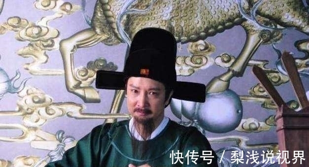 知府#少女出一上联:“牵牛喝水,嘴对嘴”,知府对下联,少女又羞又气