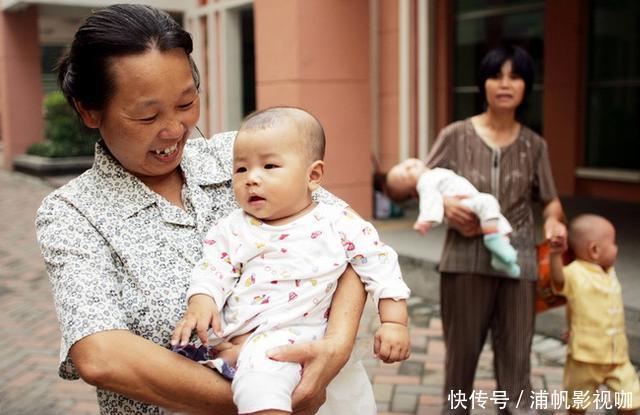 儿科医生|3岁以内幼儿别跟老人同睡,有一种伤害藏得很深,青春期才会显现