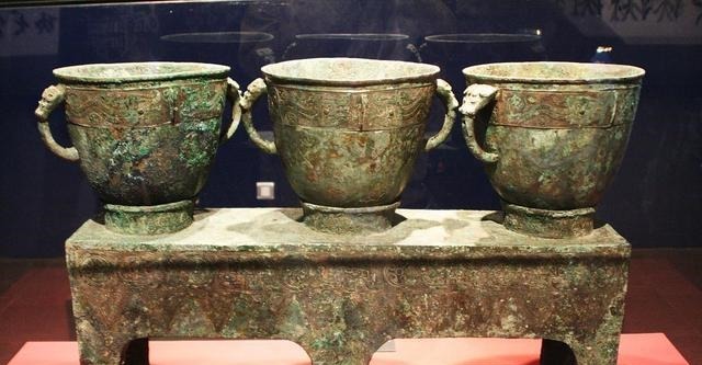 妇好墓|博物馆里这个炖人的锅,揭开了商朝的一段历史