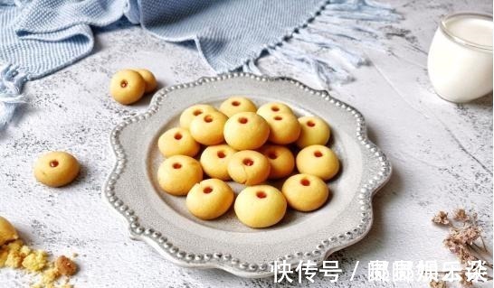 玉米淀粉|自制草莓香酥小饼干，新手也可以尝试，一点也不难，比买的好吃！