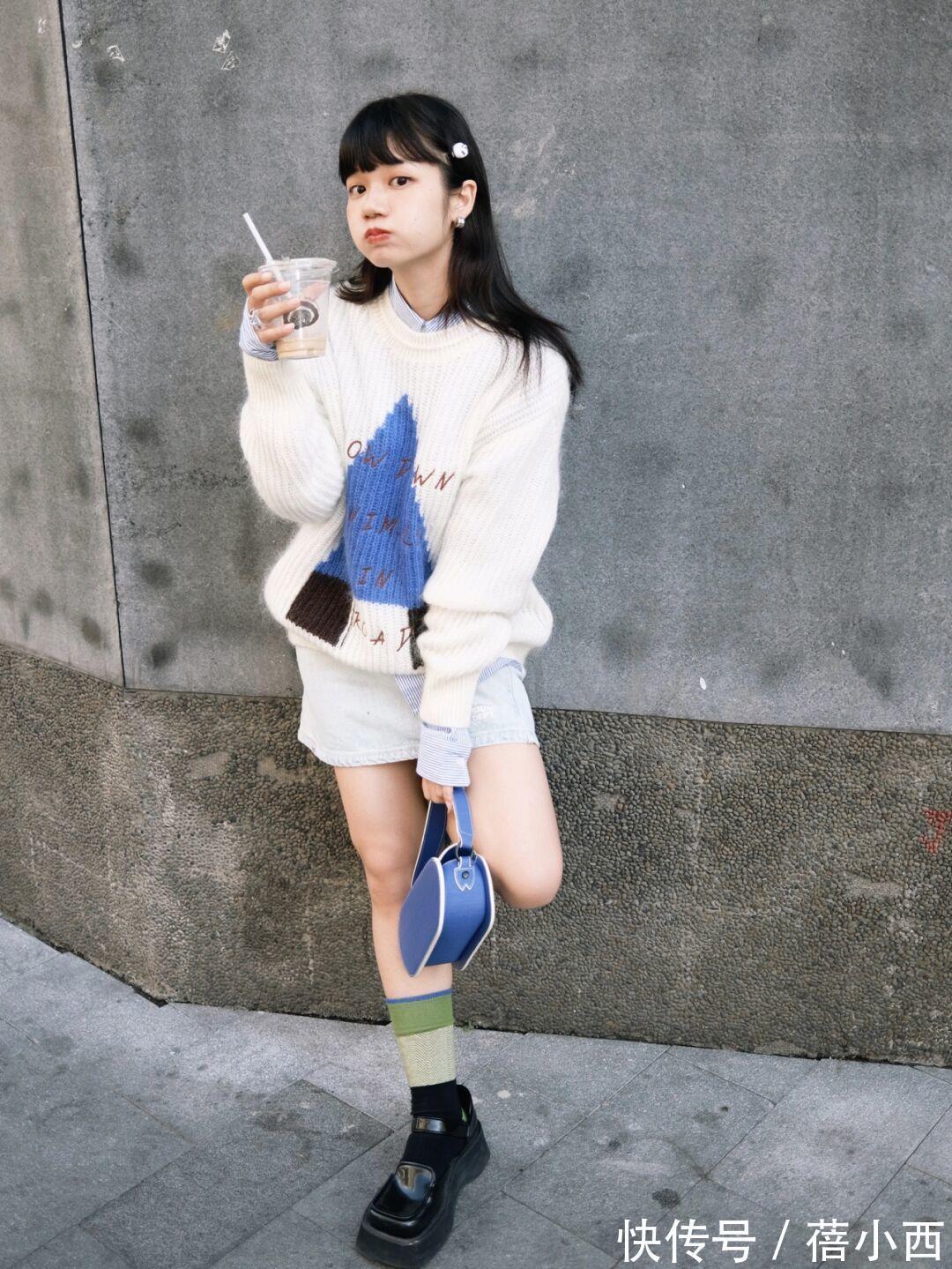 毛衣 冬季衣服不用多,学会实用的“毛衣穿法”就够了,出街告别路人感