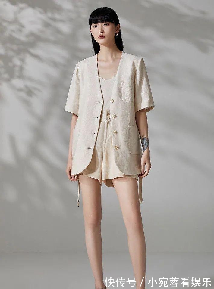 穿搭|女人穿“极简风”才是真高级，让你“看起来很贵”！