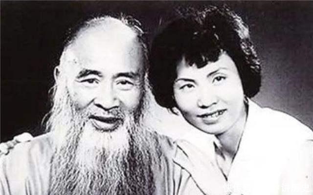 为她|二太太黄凝素:为张大千生下8个孩子,40岁与牌友生情坚决离婚