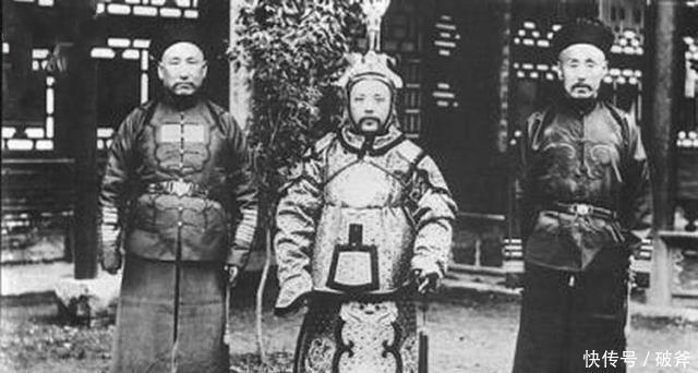 官员|一组清末官员老照片,头戴顶戴花翎,出巡阵仗大,官气十足!