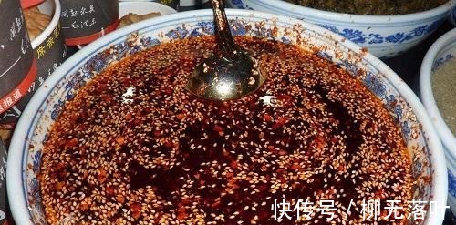 秘制辣椒油的做法,学会这样做,色泽红亮味道香,可辣可不辣!