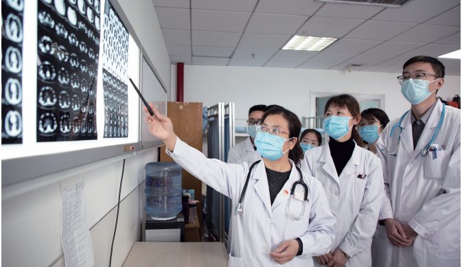 包海荣|兰大一院包海荣教授:常怀感恩之心,守护医者情怀