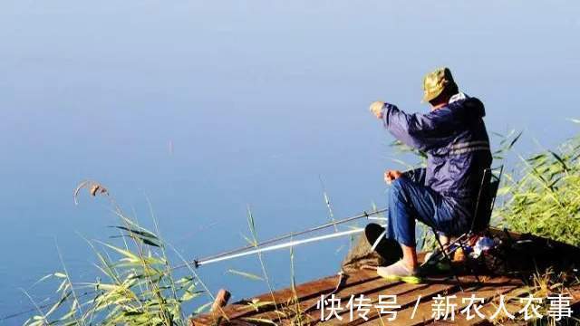 广东一男子野钓遇大鱼，鱼竿被拉入水中，下水打捞却再也没能上来