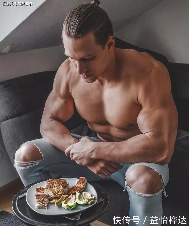 ins|臂围45cm，二头肌似小山包的猛汉奶爸，还自带肌肉抽筋绝活