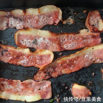  记住这几个小技巧，做出来的红烧肉披萨才不会失败