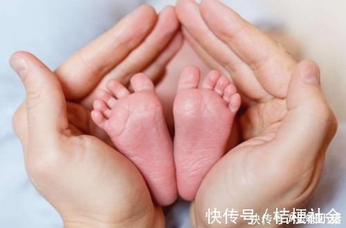 乳房|母乳,确实比牛奶更适合于婴儿,毕竟母乳是母亲为婴儿准备的