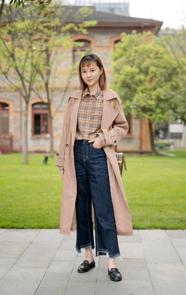 气质感|风衣又开始“流行”了,这几个搭配思路,让你时尚度更上一层楼