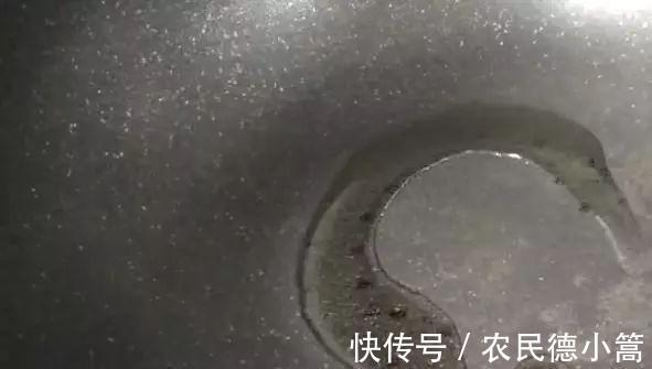玉米粒|电饭锅排骨焖饭，做法简单，排骨软烂鲜香，看一遍就学会