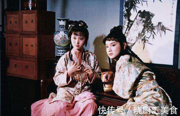 宝玉#红楼梦里，为何晴雯死了，林黛玉一点反应都没有？还满面含笑