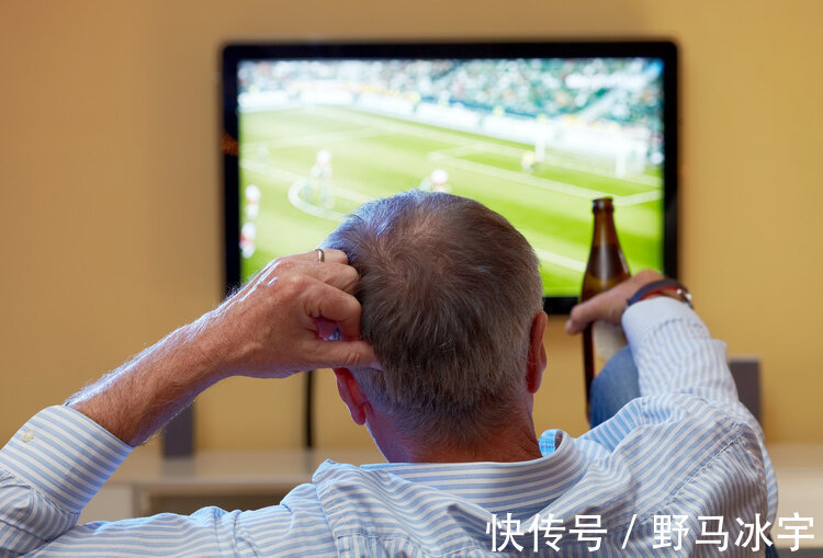 高强度|多坐1小时,少活22分钟!世卫组织:不同年龄这么运动,能延寿