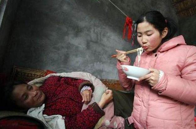 学霸孙女高考只得47分,爷爷恳求复查试卷,真实原因让人感动