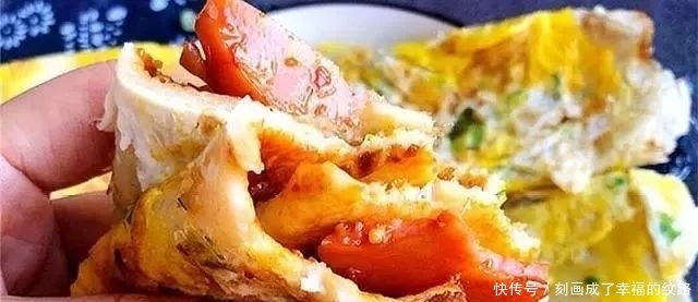 1碗面粉1个鸡蛋,教你做懒人早餐饼,软嫩又喷香,比手抓饼还好吃