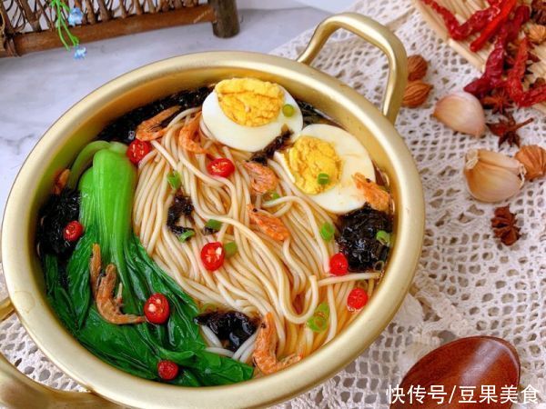 紫菜|10分钟快手早餐，鲜美的紫菜汤面
