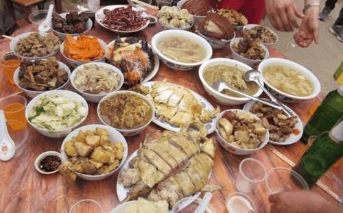 农村酒席上了这一道菜,大家就会自动站起来走人,这是为啥呢?