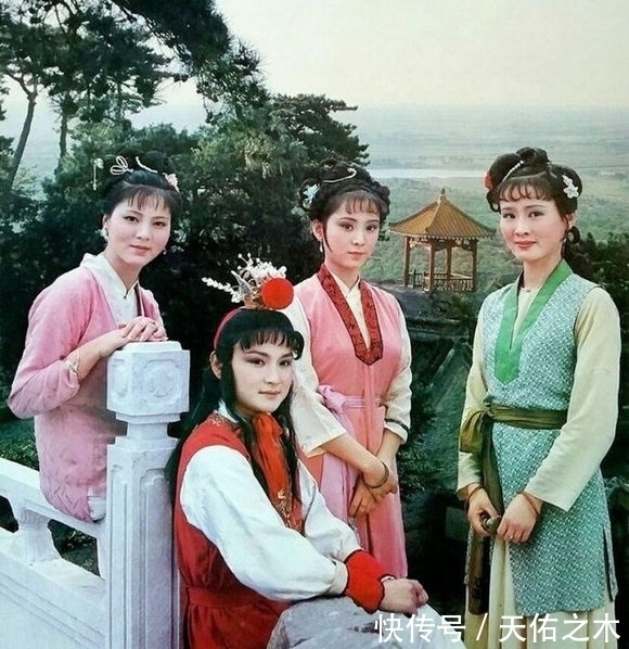 职场|红楼里的吃喝:八个丫鬟的红楼夜宴,道尽八个女孩的职场人生