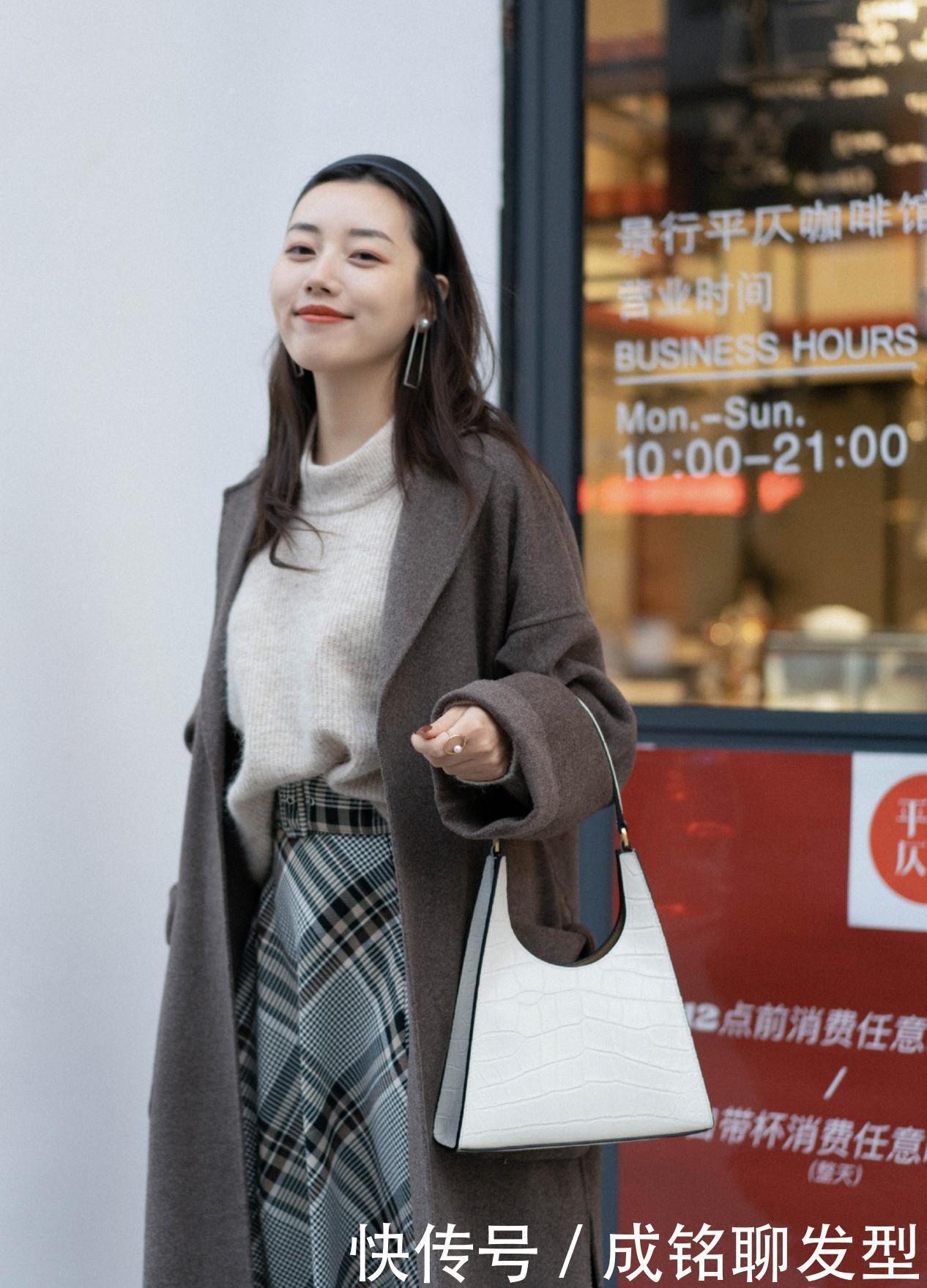 四十岁的女人别穿得太花哨,试试这些基础色搭配,大气简约又高级