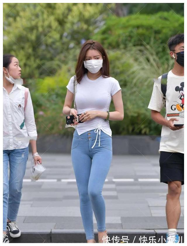 瑜伽裤 一字肩上衣搭配牛仔短裤, 率性潇洒, 设计感十足