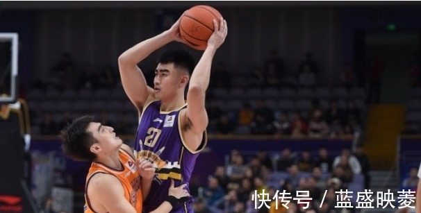 青岛男篮|苏伟三年三冠军,当年五换二中的其他球员现状如何!