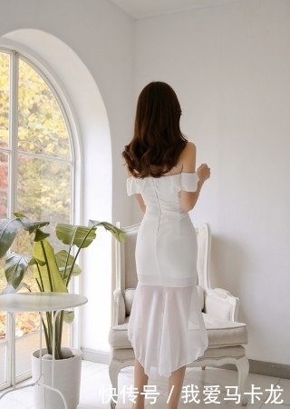 性感女神孙允珠慢调华尔兹华丽缤纷燕尾洋裙凹凸紧致十分迷人