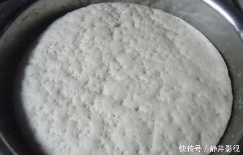 家里的面粉用来这样吃,全家人都喜欢吃,快来学学吧