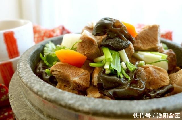 炖羊肉的时|炖羊肉时,这个香料不要放,加了就等于毁了羊肉,好多人都做错