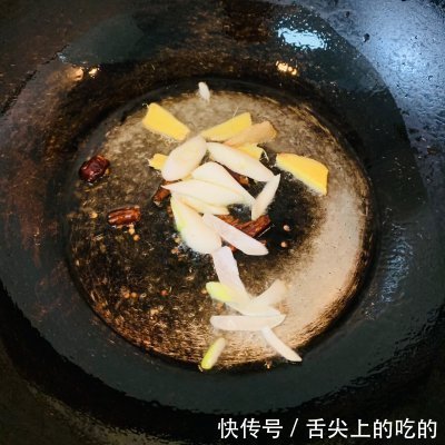 家喻户晓的孜然鸡胗,学会你就是厨神
