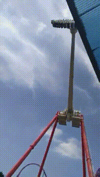 |搞笑GIF段子:不是说女追男隔层纸吗?这也太好追了吧,哈哈哈哈