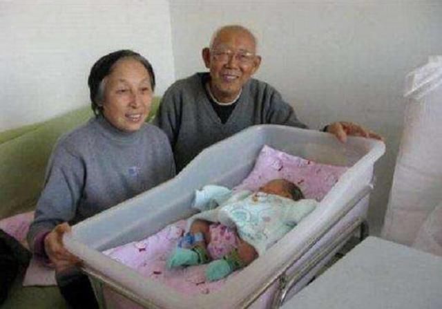 分娩|女性最晚可以生到多少岁?只要没超过这个年纪,都可以考虑生娃