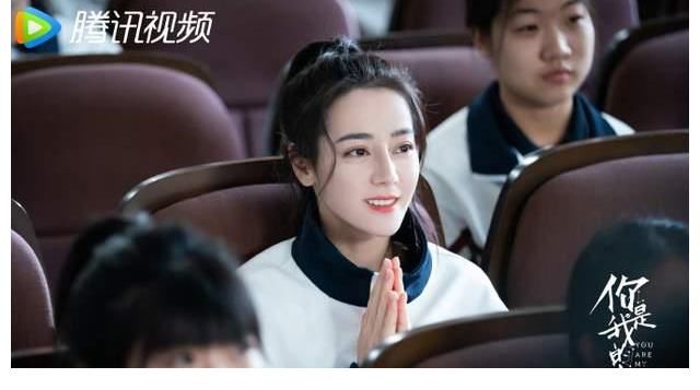 爆款|《打卡吧吃貨團》官宣，劉雨昕楊迪加盟，純粹美食節目，或成爆款