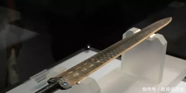 铸造|为了铸造吴钩,有人杀了自己的儿子用鲜血铸造,获得了一百斤黄金