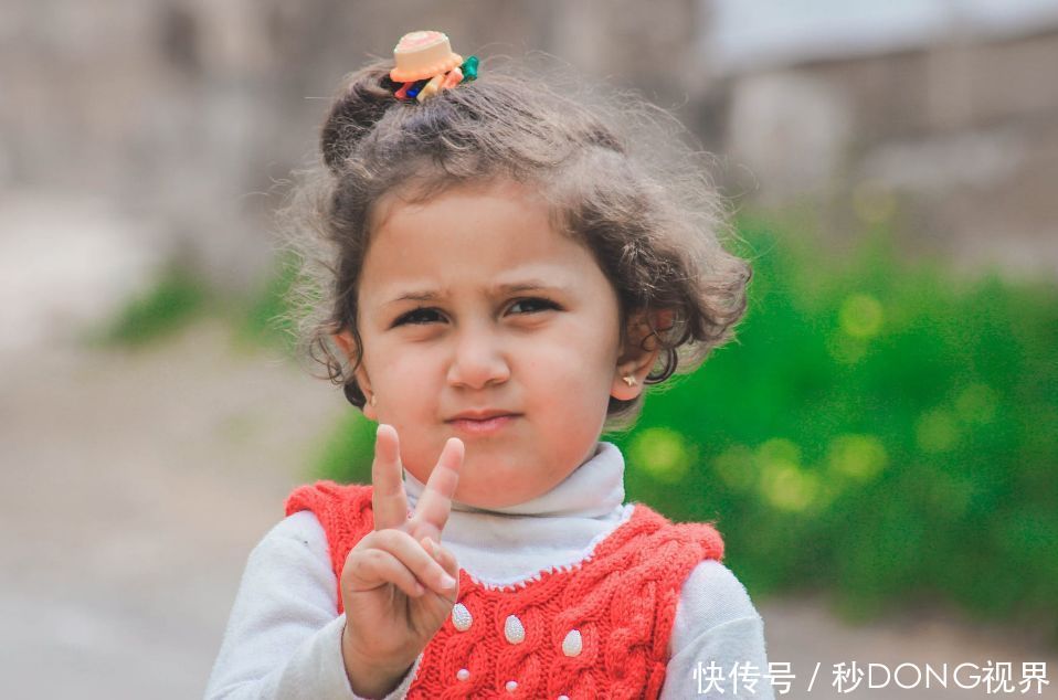 小天|触目惊心!家长一念之差,10岁男孩近视涨到800多度!