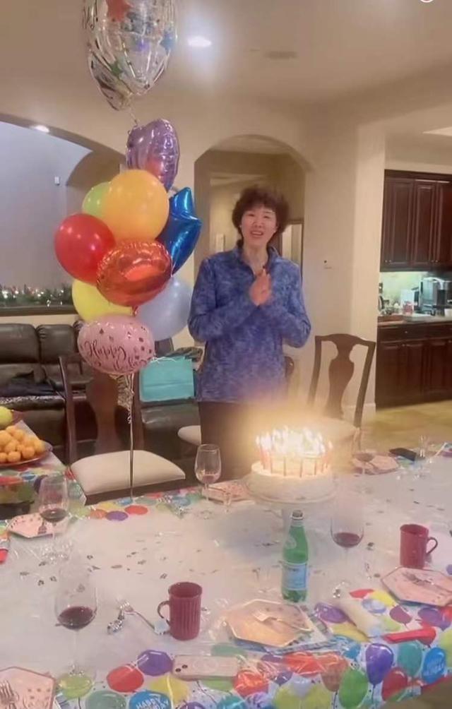 卸任|郎平退役生活令人羡慕!美国豪宅内开生日派对,开豪车住中式别墅