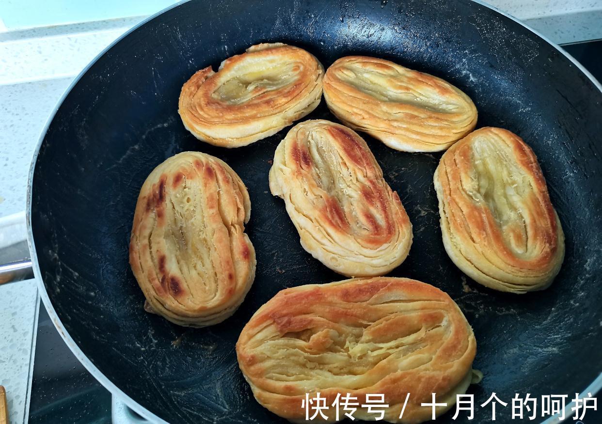 最简单的烧饼做法，又香又酥，吃一次还想吃