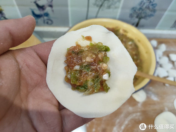 白菜|猪肉白菜馅饺子怎么做才好吃?教你饺子店做法,流油流汁特美味