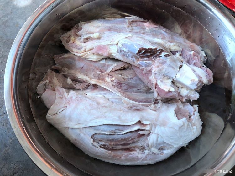 牛肉|卤牛肉时，记住“1腌2泡”的窍门，牛肉不柴不腥，好吃缩水少