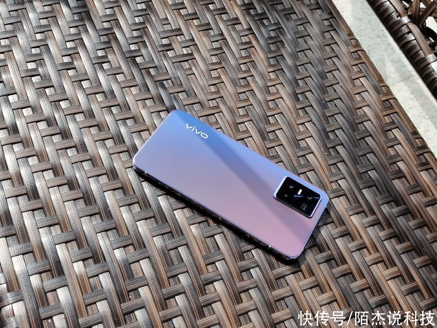 论拍照|苹果12拍照锐化过度惹争议？论拍照还得看vivo S10 Pro