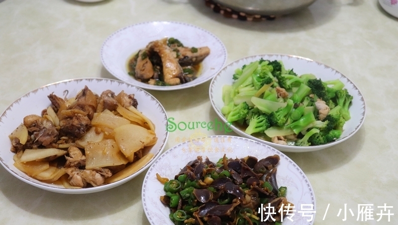 婆婆|一家五口的晚餐,四菜一汤一道凉拌菜不足100元,婆婆直夸我贤惠