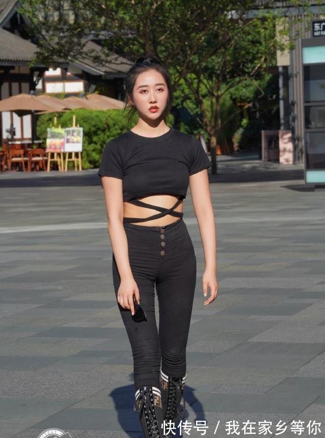 美女 柔美多姿的打底裤美女，让身形美感提升，非常迷人！