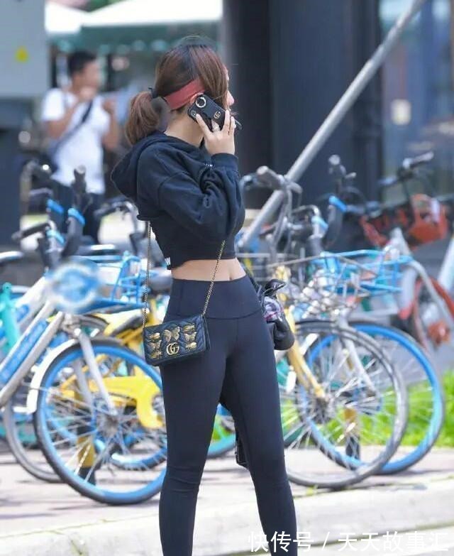 穿搭 华丽典雅的打底裤穿搭既时髦又有腔调,有型有款的身姿,挺拔有型!