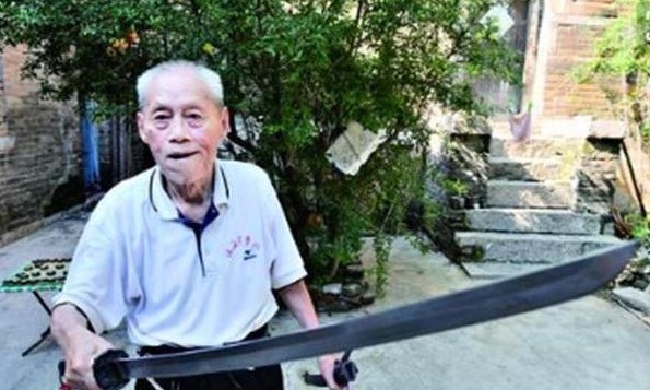 士兵|抗战老兵收藏了一把日本军刀,日本欲花三千万购买,老人一口回绝