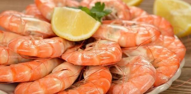  做白灼虾时，什么时候下锅很重要，别不在意，做错虾不鲜腥味重